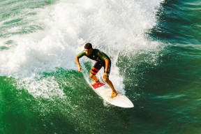 ac米兰中文官方网站-五大联赛控球型中场在比赛关键轮中的影响力分析，中场控球视频